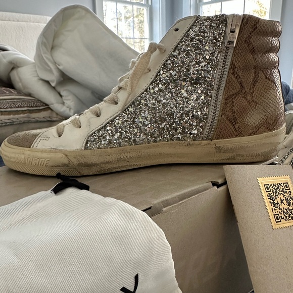 Golden Goose Beige and White Sneakers. Slide double quarter. - Picture 3 of 8